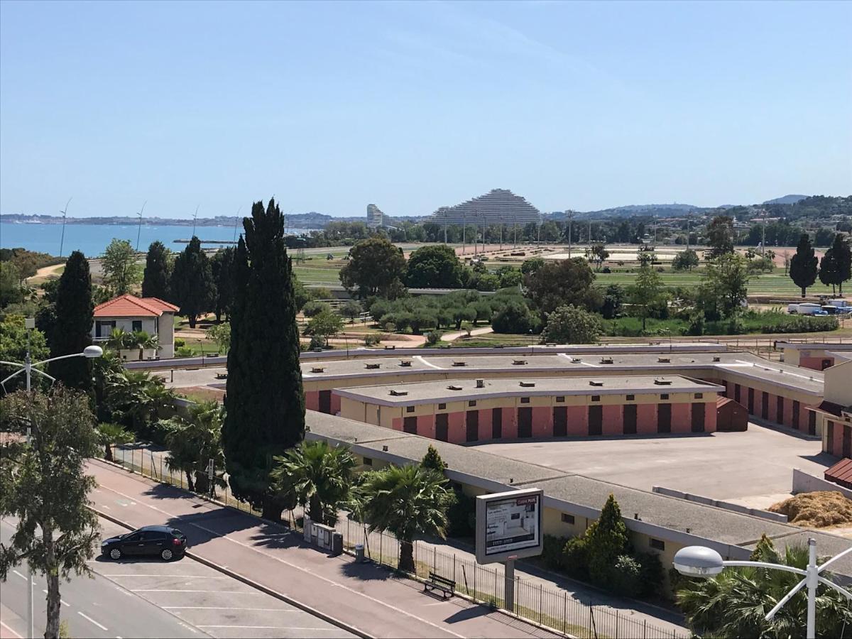 Plage Et Hippodrome Кань-сюр-Мер Екстер'єр фото